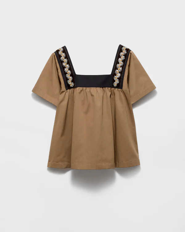 Blusa de gabardina vintage con bordado