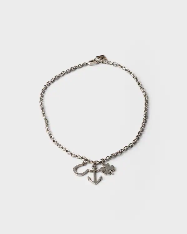 Collar de colgante metálico