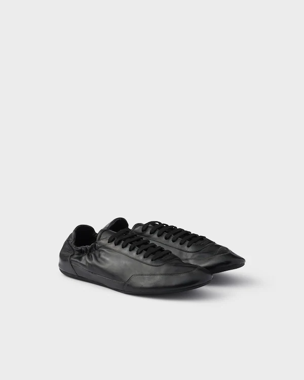 Zapatillas de cuero con cierre