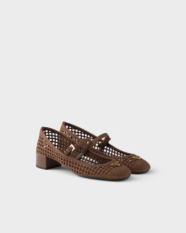 Zapatos de punta con ganchillo