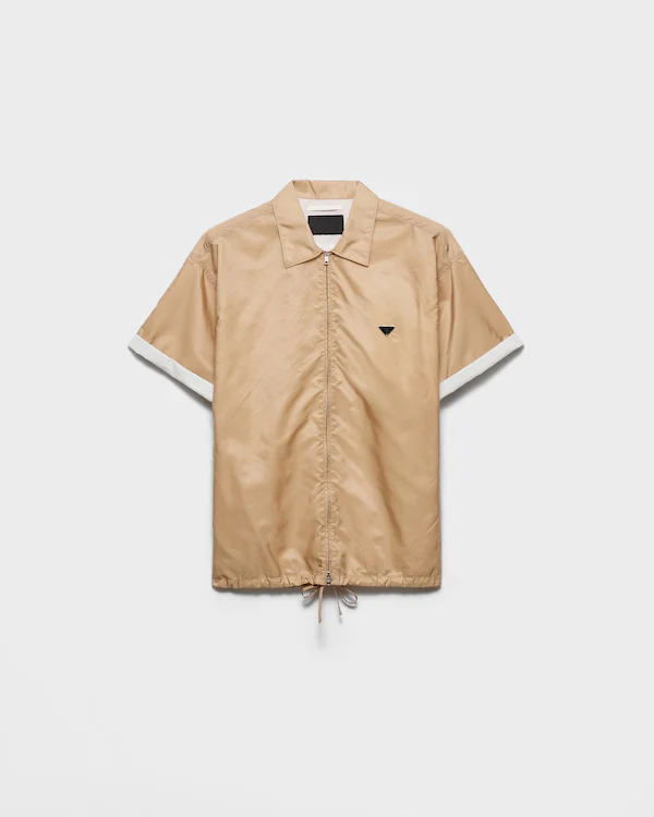Camisa de cremallera de Re-Nylon con mangas cortas