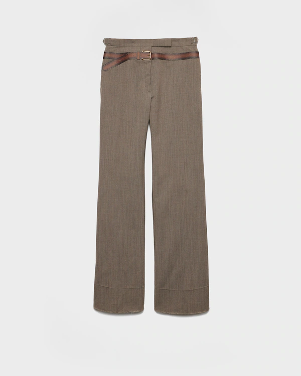 Pantalones técnicos de lana con cinturón estampado
